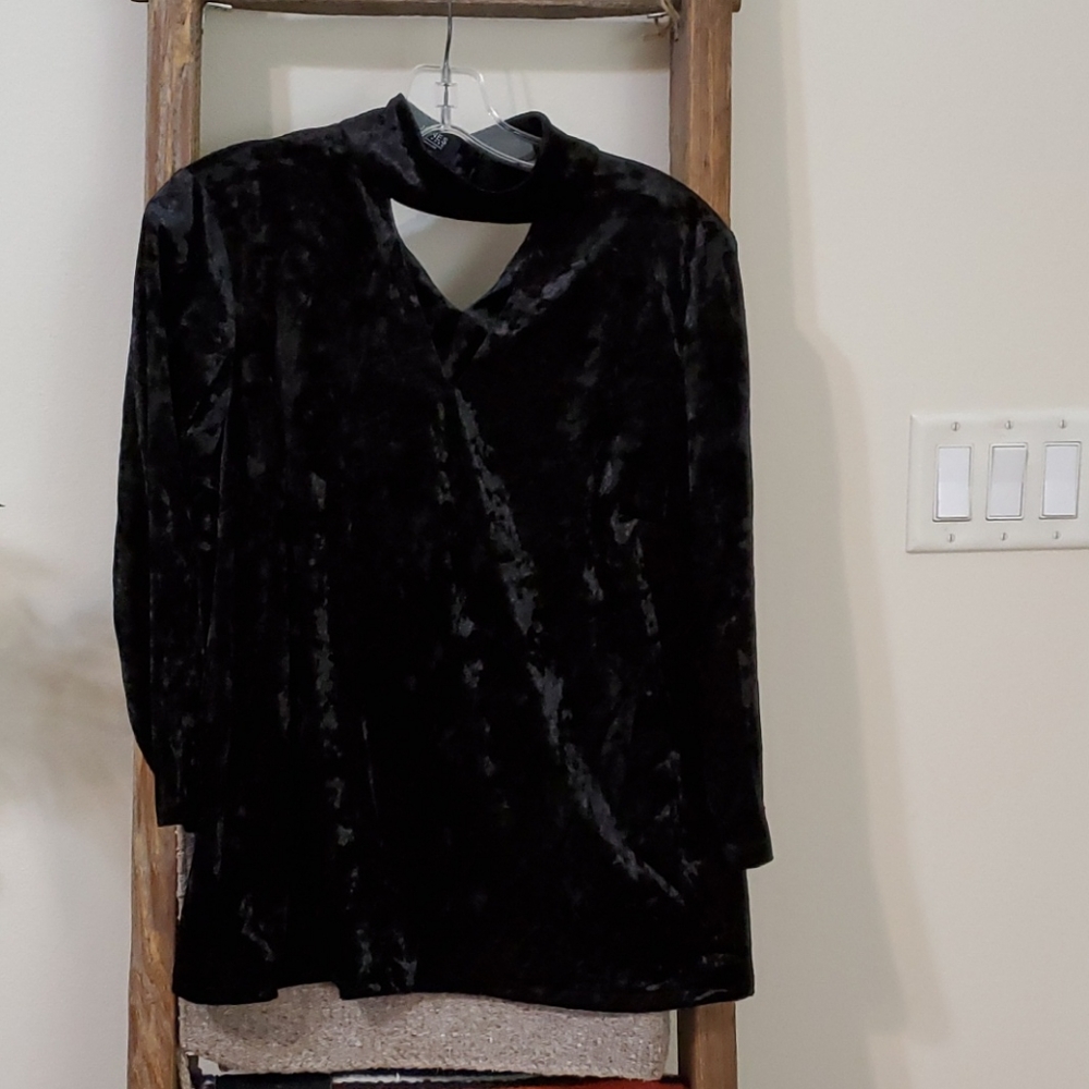 Jones New York choker collar top M